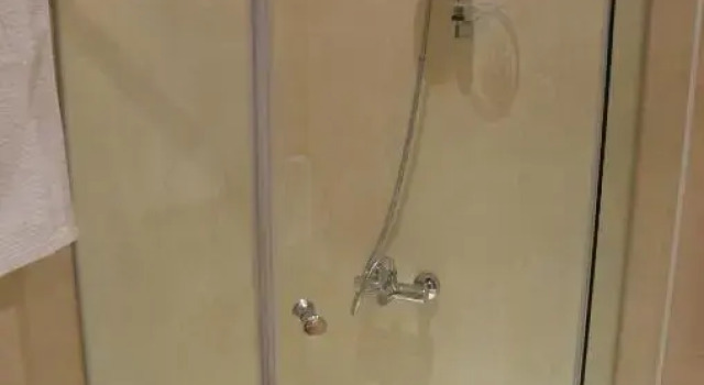 Трёхместный семейный номер Standard Syunik Hotel