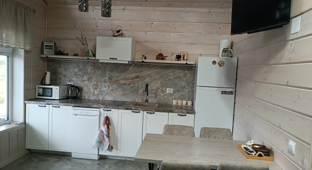 GreenHouse Guest house, Prenota Affittacamere Hotel a Carelia con parcheggio, Parcheggio