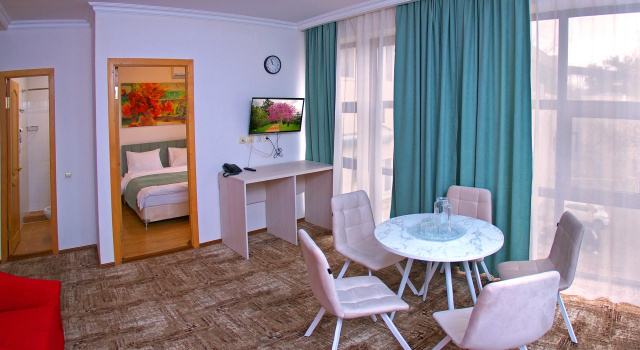 Люкс with Mini-kitchen с 2 комнатами Отель Центральный