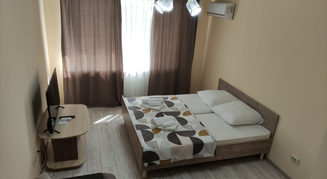 1-room Apartment On Lva Tolstogo, Varaa Huoneisto Asunnot kohteessa Krim, Huoneisto