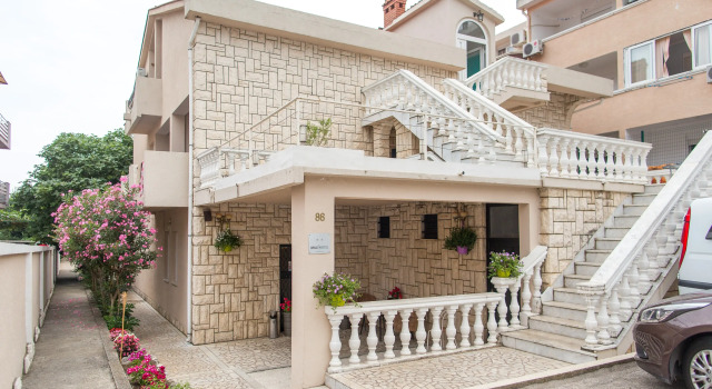Sea Star Mini-hotel, Book Inn Motels in Budva County, Motel