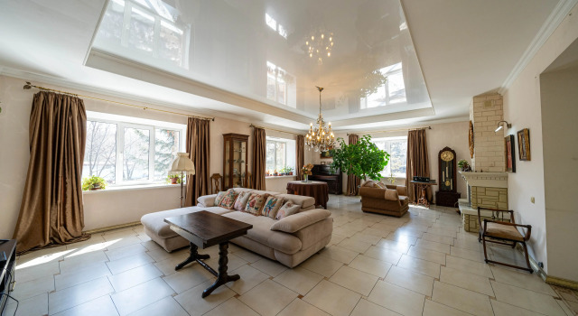 Bolshoy Uyutniy Kottedzh s Baney Privat House, Rezerwuj Dom wakacyjny  