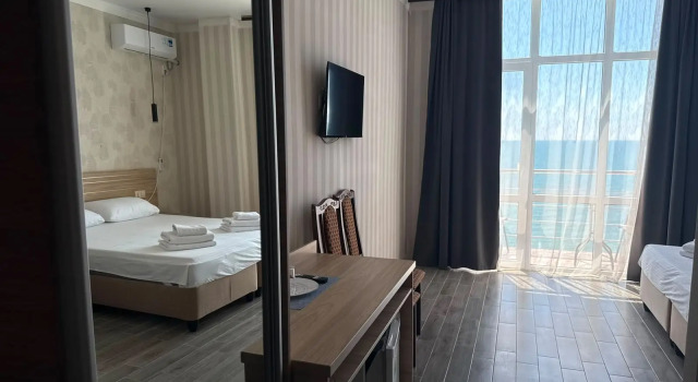 Двухместный номер Standard с балконом и с красивым видом из окна Отель Riviera Grand