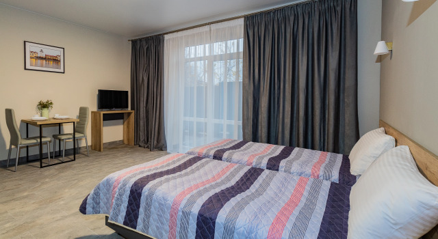 Guest House Palmniken, Book Pension Hoteller i Yantarny med parkering, Parkering
