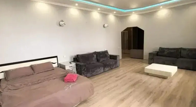 Dvukhkomnatnaya Kvartira Flat, Prenota Appartamento Hotel a Tatarstan con parcheggio, Parcheggio