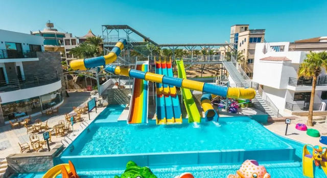 La Rosa Waves Beach - Couple & Families Only