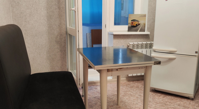 U Lenty Bud v Tsentre Zhemchuzhiny Sibiri Apartments, Prenota Appartamento Hotel a Tyumen Region con parcheggio, Parcheggio