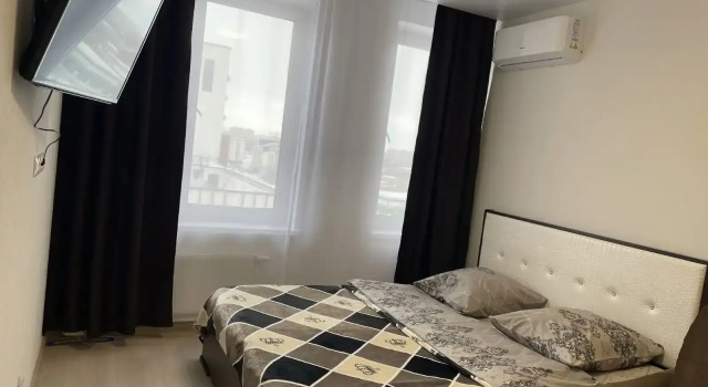 Uyutnaya studiya v serdtse Sibiri Tyumen Flat, Prenota Appartamento Hotel a Tyumen Region con parcheggio, Parcheggio
