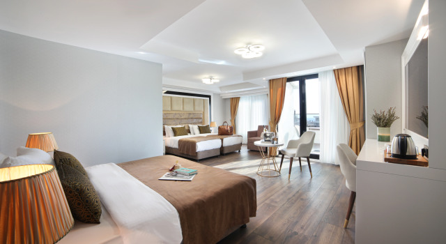Полулюкс с балконом Отель Pell Palace Hotel & Spa