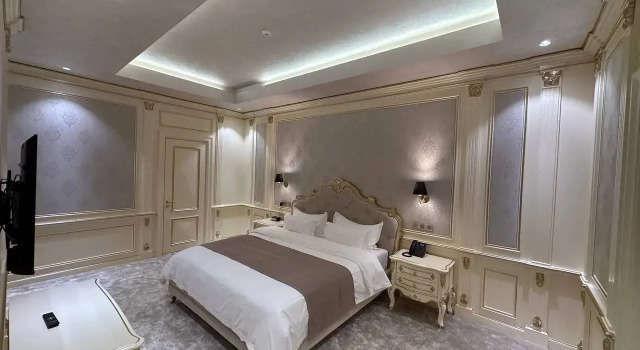 Четырёхместный люкс Royal FRANKFORT Expo Hotel