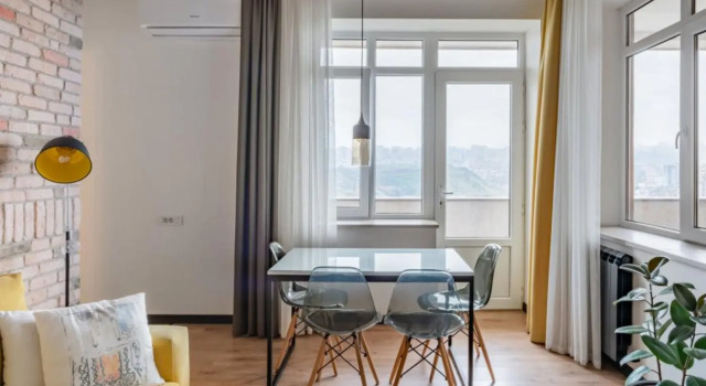 Deluxe dobbelt lejlighed med altan med bjergudsigt RIS Dalma Collection Yerevan