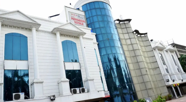 Hotel Mandakini Royal, Забронировать Отель Отели Канпура с парковкой, Парковка