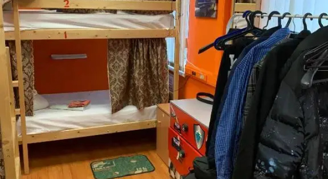Кровать в общем номере (мужской номер) Хостел "Красная Москва"