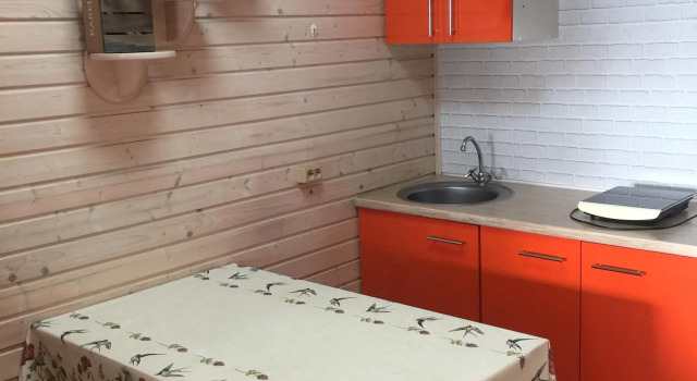 Uyutny Guest House, Prenota Affittacamere Hotel a Carelia con parcheggio, Parcheggio