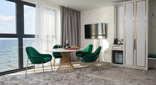 Двухместный люкс Панорама с 2 комнатами с балконом и с видом на море Отель Grand Hotel Royal Lions
