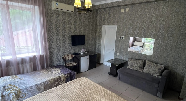 Трёхместный номер Deluxe с балконом и с красивым видом из окна Гостевой дом Stone House