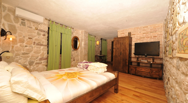 Студия UNA apartments