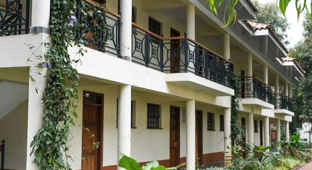Karen Village Art Residency Mini-Hotel, Prenota Bed & breakfast Hotel tutto incluso a Karen, All Inclusive