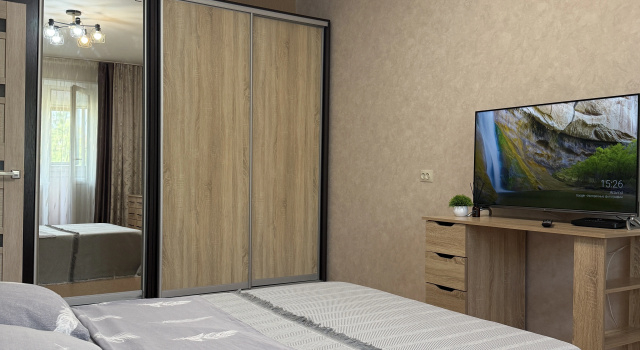 Otlichnaya na Mira 82A Flat, Đặt Căn hộ Khách sạn ở Ural có chỗ đỗ xe, Bãi đậu xe