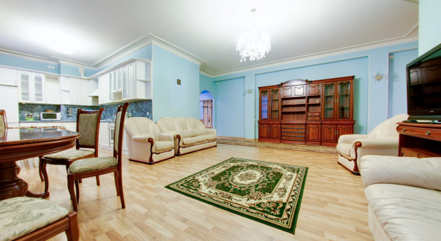 Апартаменты RentPiter Nevsky 30, Забронировать Апартаменты/квартира Отели Санкт-Петербурга с парковкой, рядом с Станция метро «Сенная Площадь», Парковка