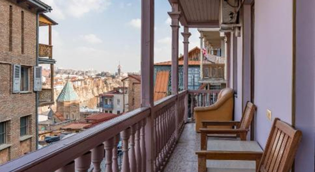 Двухместный номер Comfort с балконом и с красивым видом из окна Отель Gomi 19 Boutique - Old Tbilisi