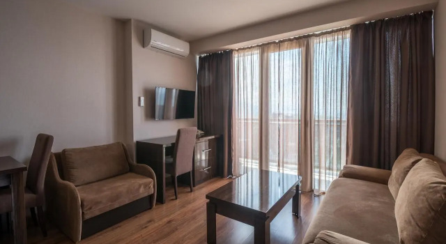 Семейный люкс с балконом и рядом с пляжем Orbi Beach Tower Hotel Official