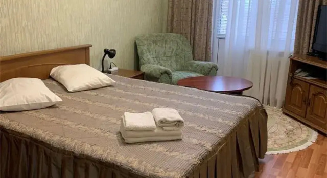 Двухместный люкс с балконом Гостиница Петровск