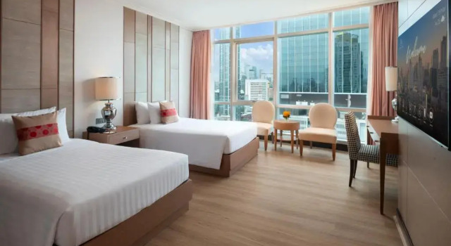 Двухместный номер Luxury (Main Tower) с видом на город Отель The Berkeley Hotel Pratunam