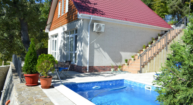 Dubravushka guest house, Reservar Casa de hóspedes Koreiz Yalta Gavan'