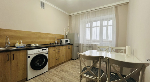 Apartments Uyutnaya Kvartira S Khoroshim Vidom Iz Okna, Book Lejlighed Hoteller i Aktobe Region med pool, Swimmingpool