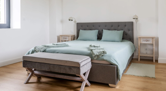 L'Eperonnete surrounded by Vineyards, 5* Classification Guest House, Rezervasyon Misafirhane Verac Gironde