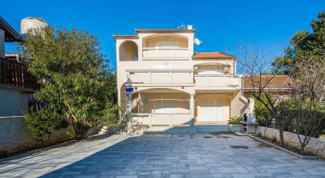 Apartments Medved, Забронировать Апартаменты/квартира Вир Zadar Islands