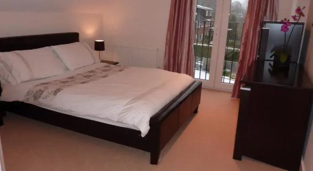 Апартаменты Basingstoke Apartments - St Raphael House, City Centre Charming Apartments