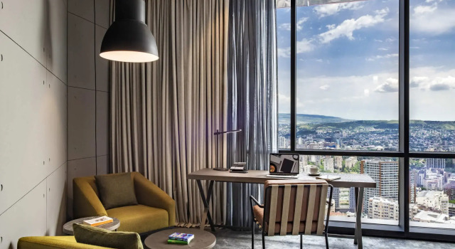 Двухместный номер Executive с видом на город Pullman Tbilisi Axis Towers