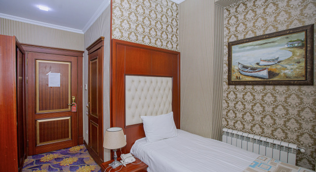 Одноместный номер Standard Clover Hotel F1 View