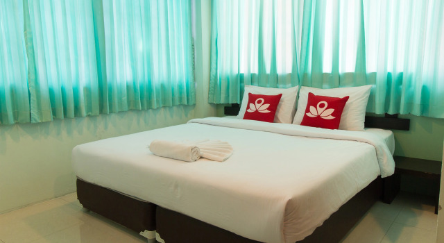 Отель ZEN Rooms Mahachai Khao San