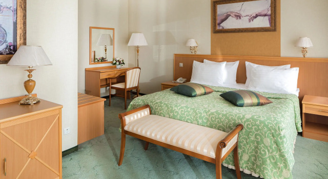 Doppel Suite 2 rooms mit Balkon Planernoye Hotel