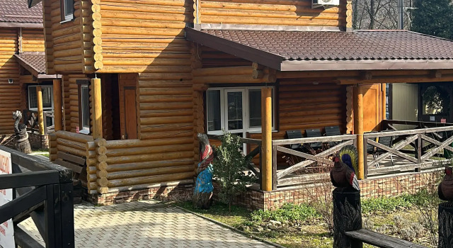 Шестиместный коттедж Комфорт с 3 комнатами База отдыха Поместье Холодный ручей