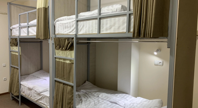 Кровать в общем номере (женский номер) с красивым видом из окна Paradise inn
