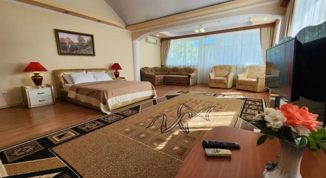 Komfortní Čtyřlůžkový Rodinný pokoj Kiev Hotel