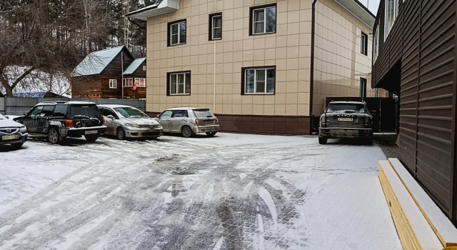 Poputi 3 Na Zavodskoy Apartments, Prenota Appartamento Hotel a Repubblica dell'Altaj con parcheggio, Parcheggio