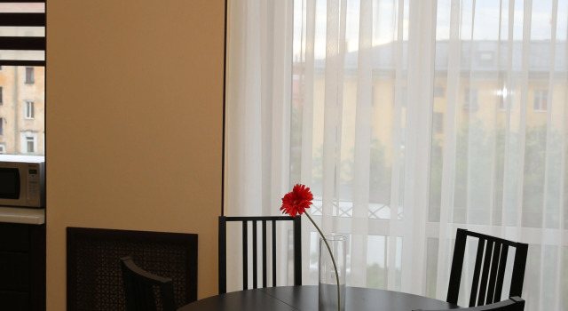 Severnoye Siyanie Apartments, Book Lejlighed Hoteller i Murmansk oblast med parkering, Parkering