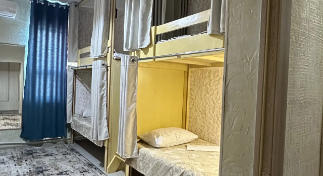 Кровать в общем номере Premium Hostel Atyrau