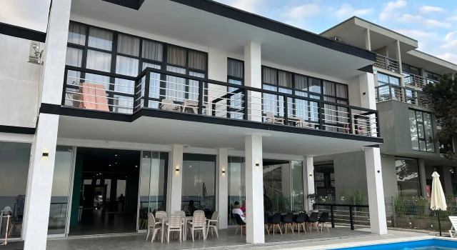 Green Land Hotel