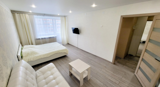 B. Oktyabryskaya 120 Apartments, Prenota Appartamento Jaroslavl' 