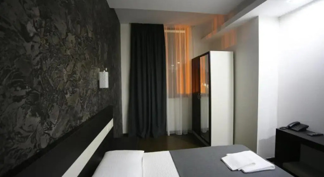 Двухместный номер Standard West Tower Hotel