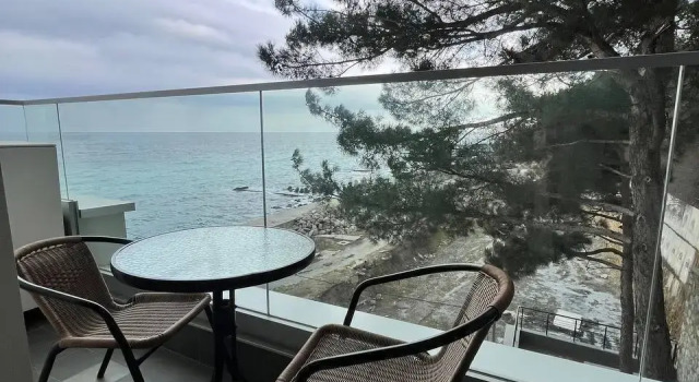V Elitnom Zhk Leto Raspolozhennom Na Beregu Morya Flat, Rezervovat Apartmán Jalta 