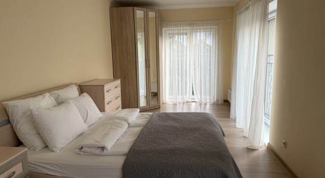 U Morya | 3 Krovati | 5 Min Do Plyazha | Parkovka Flat, Book Lejlighed Hoteller i Kaliningrad oblast med parkering, Parkering