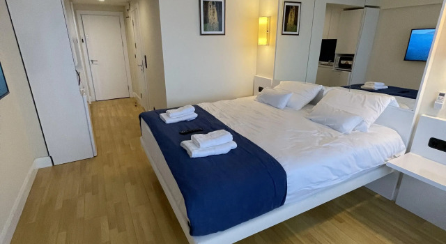Двухместный люкс Standard с балконом и с красивым видом из окна ORBI CITY Hotel Sea View