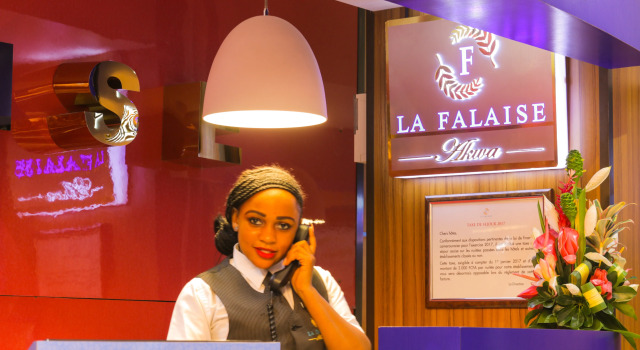 Hotel Résidence La Falaise, Book Hotel Douala 